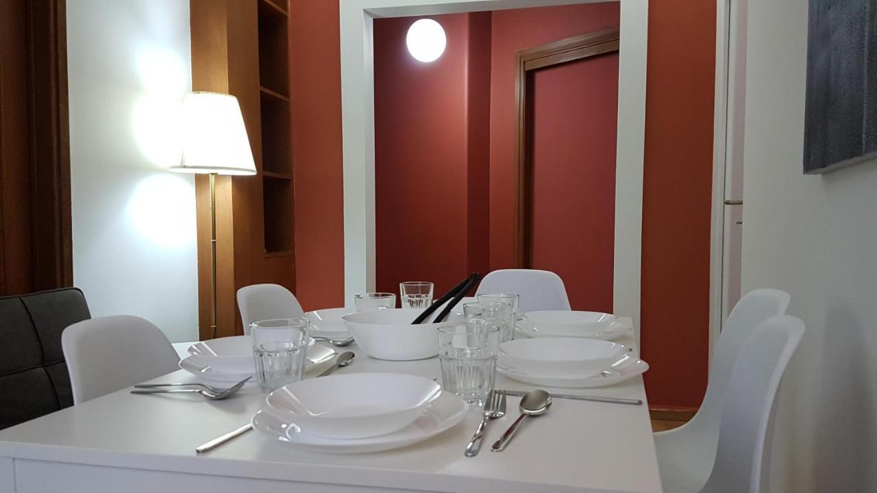 Apricot Apartment - Athens Center, 6 Bd, 2.5 Bath Esterno foto