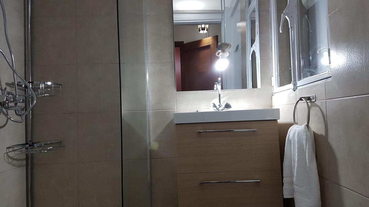 Apricot Apartment - Athens Center, 6 Bd, 2.5 Bath Esterno foto